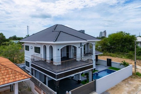 Chalet de 4 dormitorios en Hua Hin, Tailandia № 132554 - foto 5