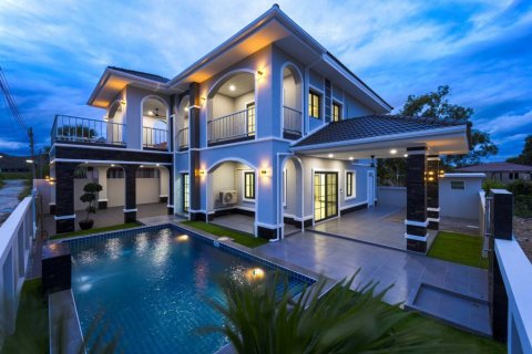 Villa à Hua Hin, Thaïlande 4 chambres № 132554