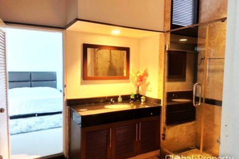 Casa de 7 dormitorios en Pattaya, Tailandia № 132326 - foto 9