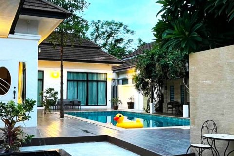 Maison à Pattaya, Thaïlande 7 chambres № 132326