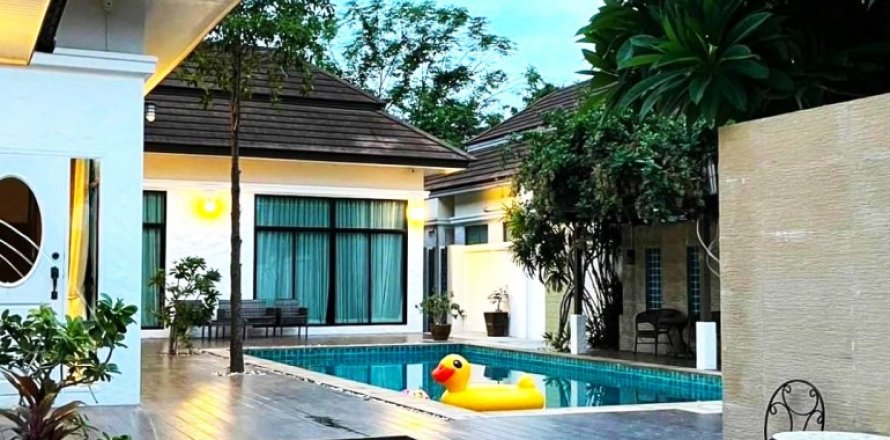 Casa de 7 dormitorios en Pattaya, Tailandia № 132326