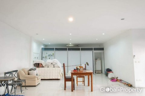 Gewerbeimmobilie in Pattaya, Thailand 480 m2 № 132325 - Foto 16