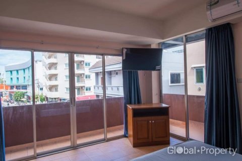 Gewerbeimmobilie in Pattaya, Thailand 480 m2 № 132325 - Foto 3