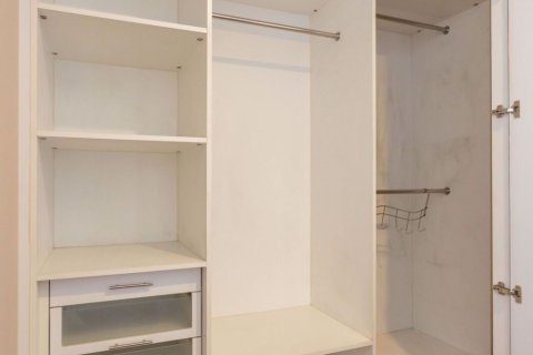 Condo in Sathon, Bangkok, Thailand, 2 bedrooms № 76579 - photo 17