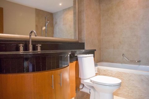 Condo à Sathon, Bangkok, Thaïlande, 2 chambres № 76577 - photo 15