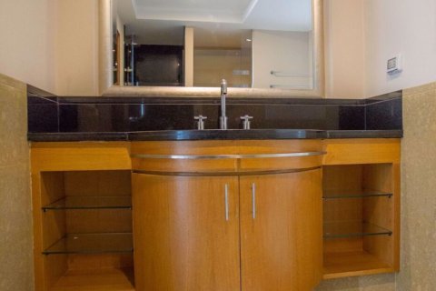 Condo à Sathon, Bangkok, Thaïlande, 2 chambres № 76577 - photo 24
