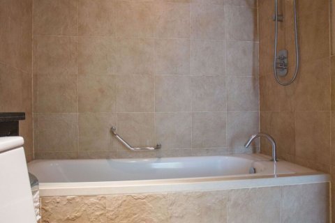 Condo à Sathon, Bangkok, Thaïlande, 2 chambres № 76577 - photo 16