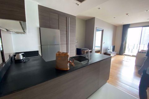 Condominio de 1 dormitorio en Khlong Toei, Bangkok, Tailandia № 76206 - foto 2