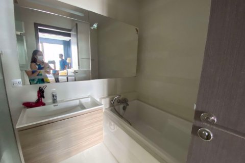Condominio de 1 dormitorio en Khlong Toei, Bangkok, Tailandia № 76206 - foto 6
