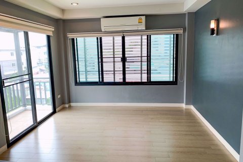 Casa de 5 dormitorios en Prawet, Bangkok, Tailandia № 76209 - foto 7