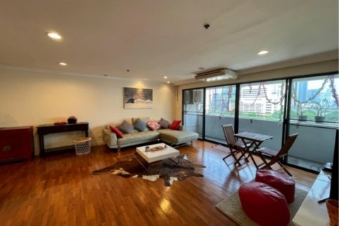 Condo in Khlong Toei, Bangkok, Thailand, 3 bedrooms № 123639 - photo 3
