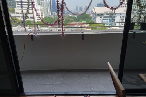Condo in Khlong Toei, Bangkok, Thailand, 3 bedrooms № 123639 - photo 22