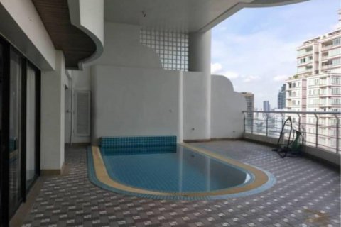 Condo in Khlong Toei, Bangkok, Thailand, 3 bedrooms № 123639 - photo 26