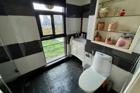 Condo in Khlong Toei, Bangkok, Thailand, 3 bedrooms № 123639 - photo 12