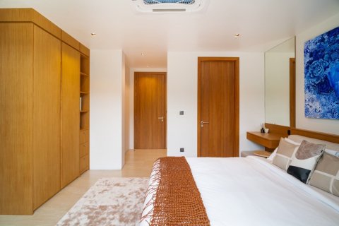 Chalet de 3 dormitorios en Bang Tao, Tailandia № 70781 - foto 21