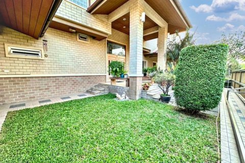 Casa de 5 dormitorios en Pak Kret, Tailandia № 124794 - foto 7