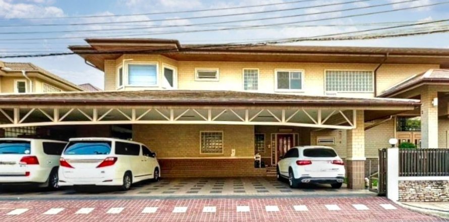 Casa de 5 dormitorios en Pak Kret, Tailandia № 124794