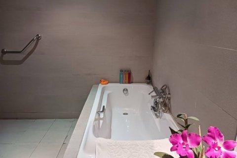 Condominio de 2 dormitorios en Chon Buri, Tailandia № 115791 - foto 25
