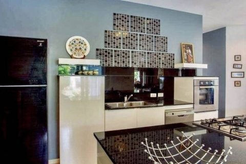 Chalet de 4 dormitorios en Hua Hin, Tailandia № 132918 - foto 6