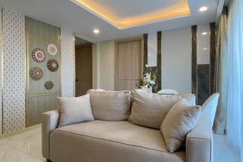 Apartamento de 384 dormitorios en Pattaya, Tailandia № 123291 - foto 2