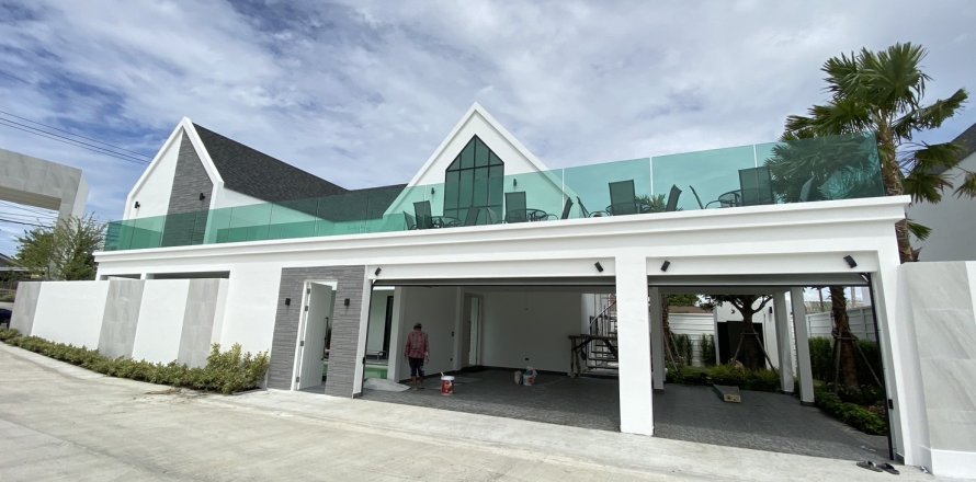 Chalet de 4 dormitorios en Pattaya, Tailandia № 123295
