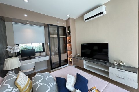 Chalet de 4 dormitorios en Pattaya, Tailandia № 123295 - foto 19
