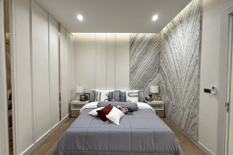 Chalet de 4 dormitorios en Pattaya, Tailandia № 123295 - foto 12