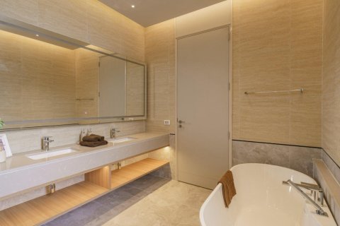 Chalet de 4 dormitorios en Pattaya, Tailandia № 123297 - foto 11