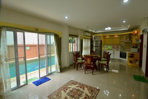 House in Pattaya, Thailand 4 bedrooms № 101287 - photo 9