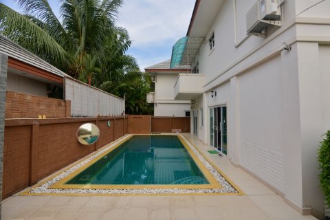 House in Pattaya, Thailand 4 bedrooms № 101287 - photo 5