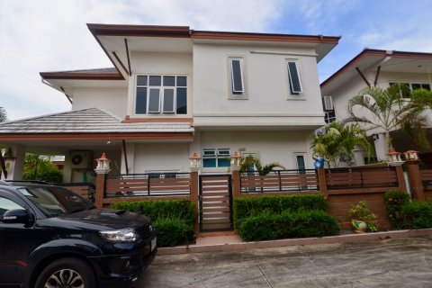 House in Pattaya, Thailand 4 bedrooms № 101287 - photo 8