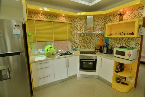 House in Pattaya, Thailand 4 bedrooms № 101287 - photo 11