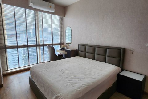 Condominio de 2 dormitorios en Khlong Toei, Bangkok, Tailandia № 123907 - foto 2
