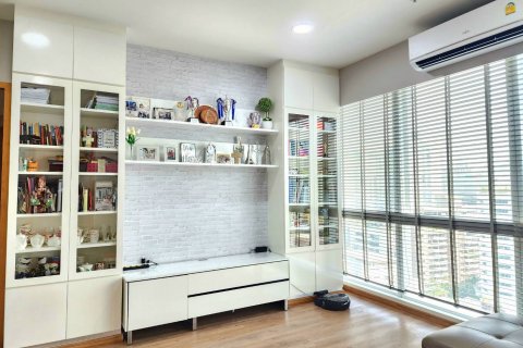 Condominio de 2 dormitorios en Khlong Toei, Bangkok, Tailandia № 123907 - foto 4
