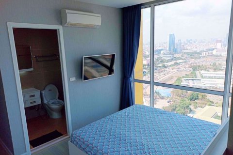 Condominio de 2 dormitorios en Huai Khwang, Bangkok, Tailandia № 76041 - foto 6