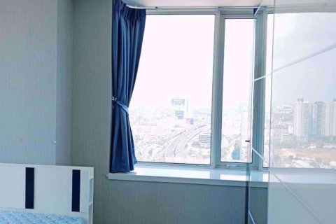 Condominio de 2 dormitorios en Huai Khwang, Bangkok, Tailandia № 76041 - foto 9