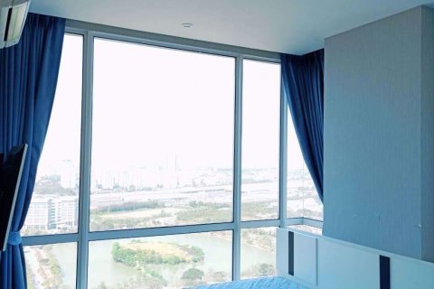 Condominio de 2 dormitorios en Huai Khwang, Bangkok, Tailandia № 76041 - foto 3