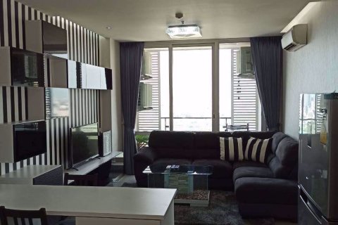 Condominio de 2 dormitorios en Huai Khwang, Bangkok, Tailandia № 76041 - foto 2