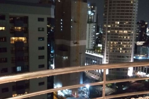 Condominio de 2 dormitorios en Watthana, Bangkok, Tailandia № 76040 - foto 12