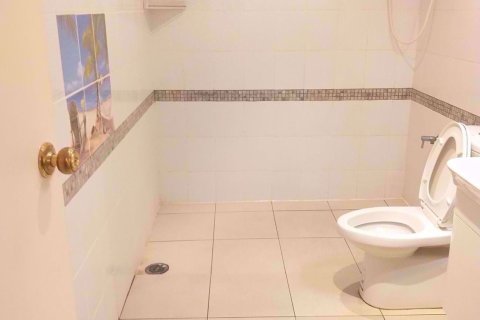 Condominio de 2 dormitorios en Watthana, Bangkok, Tailandia № 76040 - foto 11