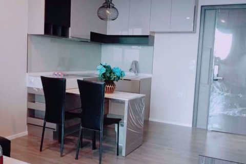 Condominio de 1 dormitorio en Bang Sue, Bangkok, Tailandia № 76044 - foto 2