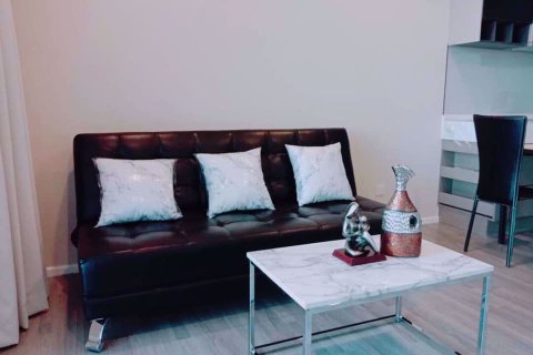 Condominio de 1 dormitorio en Bang Sue, Bangkok, Tailandia № 76044 - foto 4