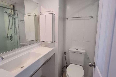 Condominio de 2 dormitorios en Chatuchak, Bangkok, Tailandia № 76042 - foto 5