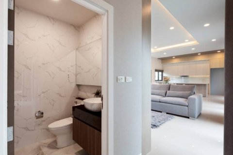 Chalet de 3 dormitorios en Pattaya, Tailandia № 132785 - foto 9