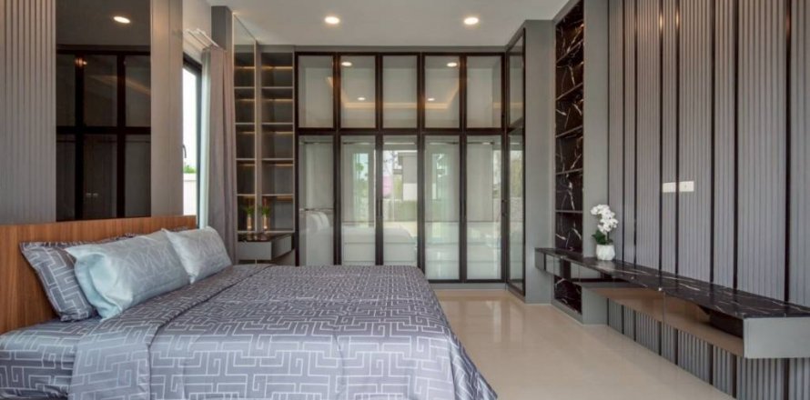 Chalet de 3 dormitorios en Pattaya, Tailandia № 132785