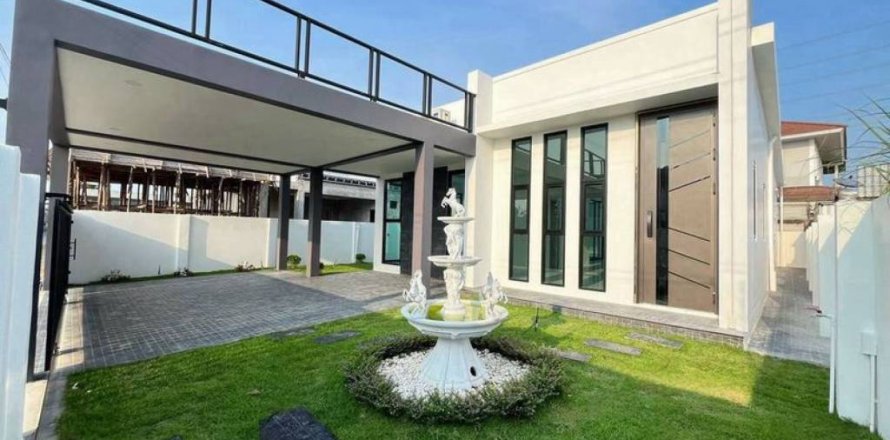 Casa de 3 dormitorios en Pattaya, Tailandia № 132780