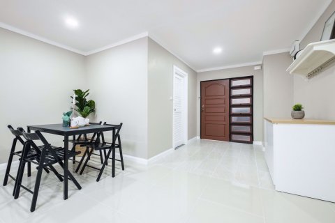 Condominio de 1 dormitorio en Watthana, Bangkok, Tailandia № 76434 - foto 3