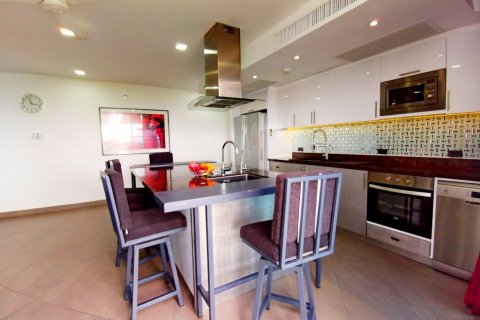 Condominio de 2 dormitorios en Pattaya, Tailandia № 83545 - foto 12