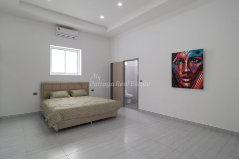 Casa de 6 dormitorios en Bang Lamung, Tailandia № 85373 - foto 19