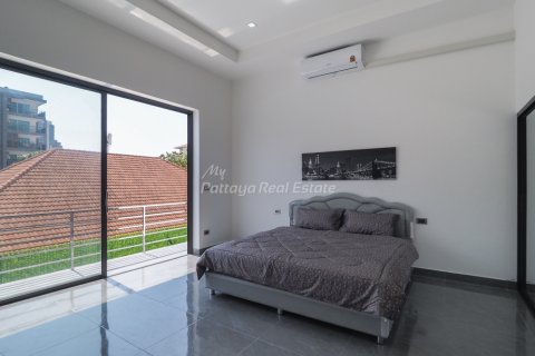 Casa de 6 dormitorios en Bang Lamung, Tailandia № 85373 - foto 14